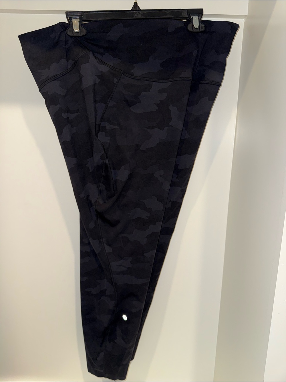 NWOT Base Pace HR Crop 25